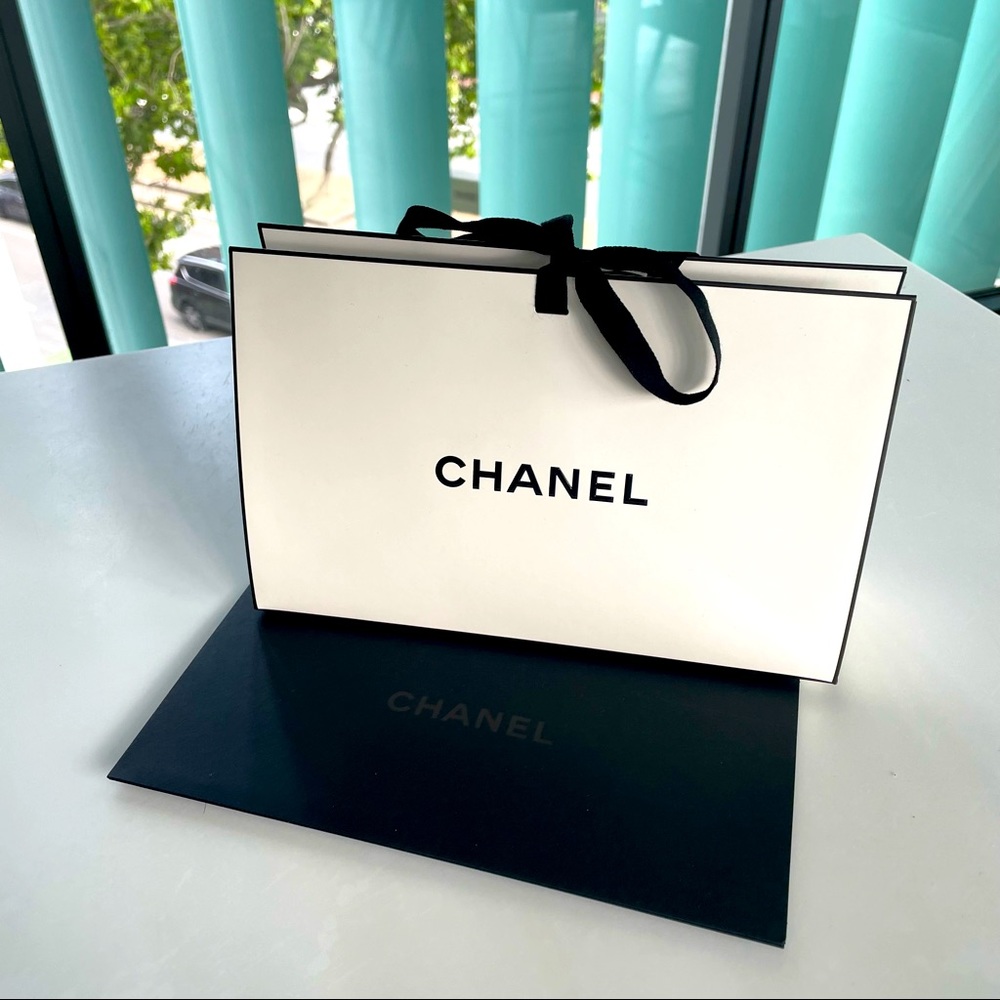 CHANEL Gift Bag